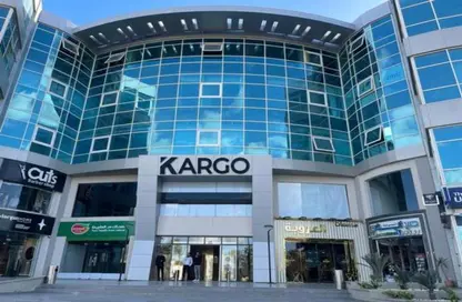 Shop - Studio - 2 Bathrooms for sale in Kargo Mall - Al Shabab St. - Sheikh Zayed City - Giza