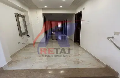 Apartment - 4 Bedrooms - 2 Bathrooms for rent in Mohamed Hassan Badran St. - 6th Zone - Nasr City - Cairo