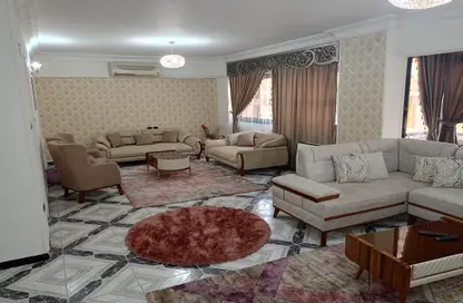 Apartment - 3 Bedrooms - 2 Bathrooms for rent in Dr Al Batrawy St. - 1st Zone - Nasr City - Cairo