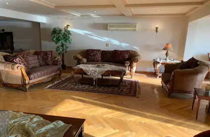 Apartment - 3 Bedrooms - 3 Bathrooms for sale in Cornish El Nile St. - Maadi - Hay El Maadi - Cairo