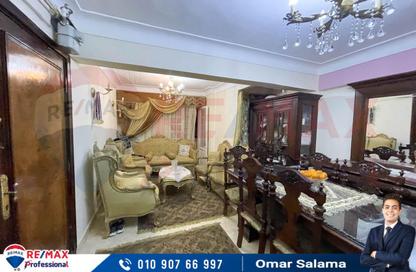 Apartment - 2 Bedrooms - 1 Bathroom for sale in Ali Riad St. - Janaklees - Hay Sharq - Alexandria