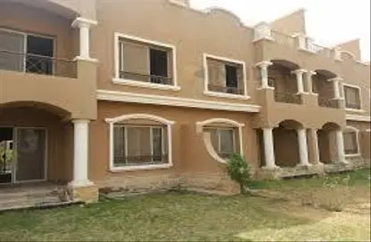 Townhouse - 4 Bedrooms - 4 Bathrooms for sale in Mena Residence - South Investors Area - New Cairo City - Cairo