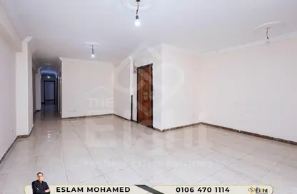 Apartment - 3 Bedrooms - 1 Bathroom for sale in Al Geish Road - Cleopatra - Hay Sharq - Alexandria