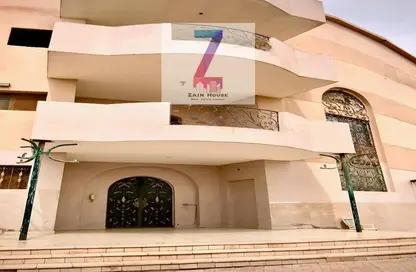 Villa - 5 Bedrooms - 4 Bathrooms for sale in Gamaiet Ahmed Orabi - Obour City - Qalyubia