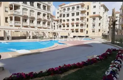 Apartment - 3 Bedrooms - 3 Bathrooms for sale in Leila - North Investors Area - New Cairo City - Cairo