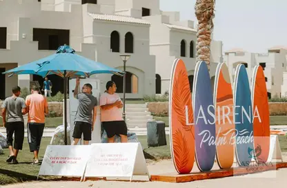 Chalet - 2 Bedrooms - 2 Bathrooms for sale in Lasirena Palm Beach - Al Ain Al Sokhna - Suez