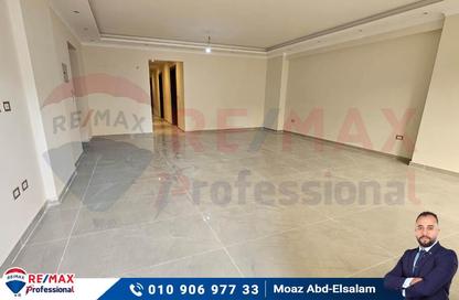 Apartment - 3 Bedrooms - 3 Bathrooms for sale in Abdel Salam Aref St. - Glim - Hay Sharq - Alexandria