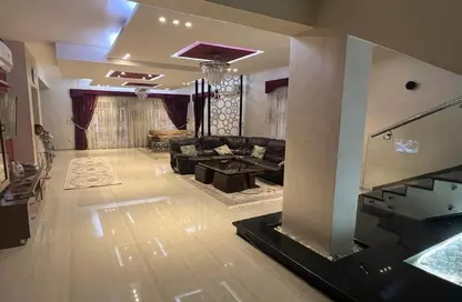 Villa - 4 Bedrooms - 4 Bathrooms for rent in Madinaty - Cairo