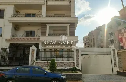 Apartment - 3 Bedrooms - 2 Bathrooms for sale in North Lotus - El Lotus - New Cairo City - Cairo