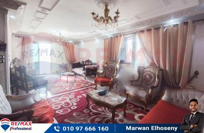 Apartment - 3 Bedrooms - 2 Bathrooms for sale in Saeed Zou Al Fakar St. - Janaklees - Hay Sharq - Alexandria