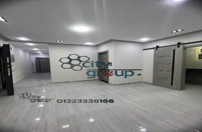 Office Space - Studio - 3 Bathrooms for rent in Maadi - Hay El Maadi - Cairo