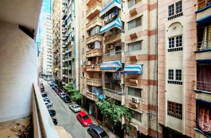 Apartment - 3 Bedrooms - 1 Bathroom for sale in Mahmoud Al Essawy St. - Miami - Hay Awal El Montazah - Alexandria