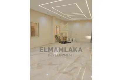 Apartment - 3 Bedrooms - 3 Bathrooms for sale in Al Bostan St. - 9th District - Sheikh Zayed City - Giza