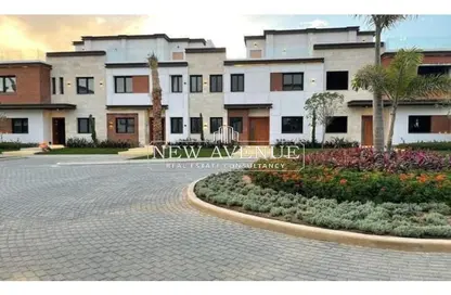 Townhouse - 4 Bedrooms - 5 Bathrooms for sale in Azzar 2 - 5th Settlement Compounds - The 5th Settlement - New Cairo City - Cairo