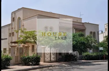 Townhouse - 4 Bedrooms - 3 Bathrooms for sale in Greens - 6th District - Sheikh Zayed City - Giza