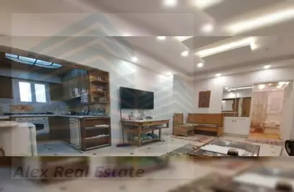 Apartment - 3 Bedrooms - 1 Bathroom for rent in Omar Lotfy St.   Mahatet Al Raml Square - Raml Station - Hay Wasat - Alexandria