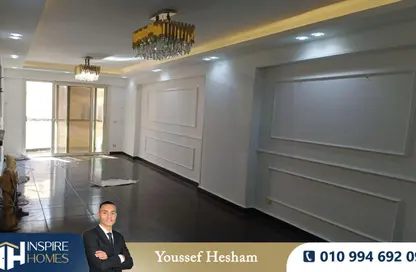 Apartment - 2 Bedrooms - 1 Bathroom for rent in Fleming - Hay Sharq - Alexandria