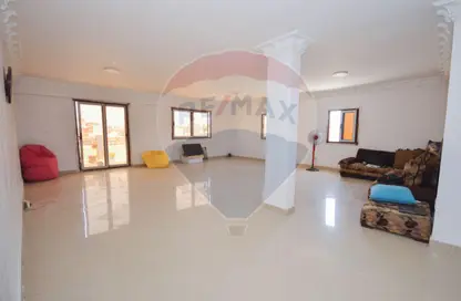 Apartment - 4 Bedrooms - 3 Bathrooms for sale in Khaled Ibn Alwaleed St. - Sidi Beshr - Hay Awal El Montazah - Alexandria