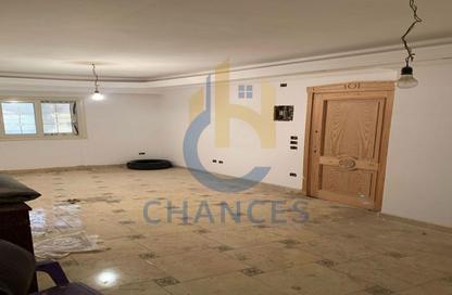 Apartment - 3 Bedrooms - 1 Bathroom for sale in 50th Street - Zahraa El Maadi - Hay El Maadi - Cairo