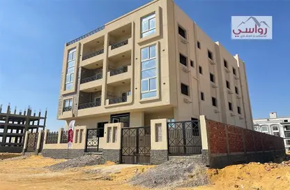 Apartment - 3 Bedrooms - 2 Bathrooms for sale in Bait Alwatan - The 5th Settlement - New Cairo City - Cairo