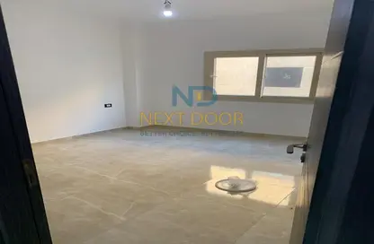 Apartment - 3 Bedrooms - 2 Bathrooms for rent in North Lotus - El Lotus - New Cairo City - Cairo