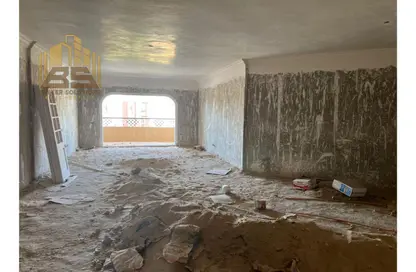 Apartment - 4 Bedrooms - 2 Bathrooms for sale in Al Thaqafa Square - 9th District - Obour City - Qalyubia