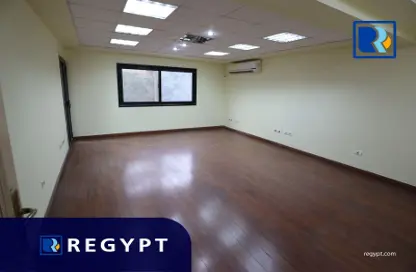 Office Space - Studio - 5 Bathrooms for rent in Degla Square - Degla - Hay El Maadi - Cairo