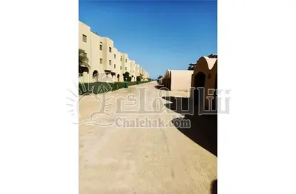 شاليه - 3 غرف نوم - 2 حمامات للبيع في بالم بيتش - العين السخنة - السويس
