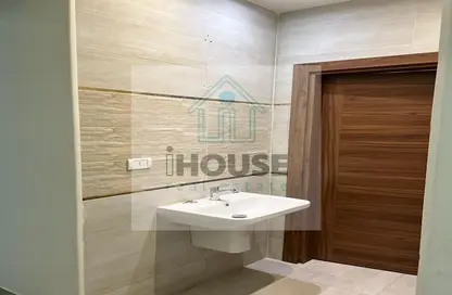 Apartment - 3 Bedrooms - 2 Bathrooms for sale in Al Hekma St. - Sheikh Zayed City - Giza