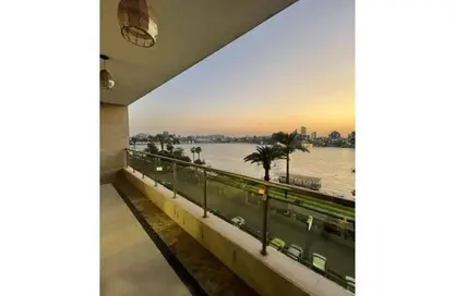 Apartment - 4 Bedrooms - 5 Bathrooms for sale in Nile Corniche St. - Garden City - Cairo