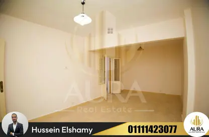 Apartment - 4 Bedrooms - 2 Bathrooms for sale in Mahmoud Al Essawy St. - Sidi Beshr - Hay Awal El Montazah - Alexandria