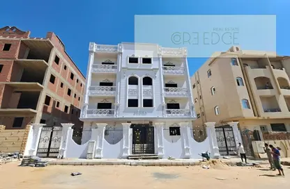 Apartment - 3 Bedrooms - 3 Bathrooms for sale in Beverly Hills Road - 17th District - Sheikh Zayed City - Giza