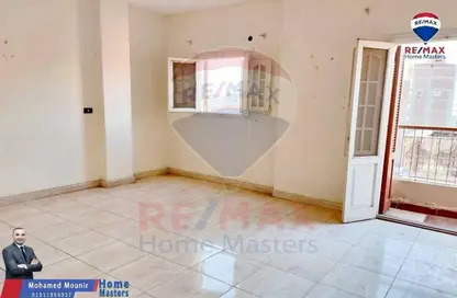 Apartment - 3 Bedrooms - 1 Bathroom for sale in Al Kholafaa El Rashedeen ( Al Teraa ) St. - Al Mansoura - Al Daqahlya