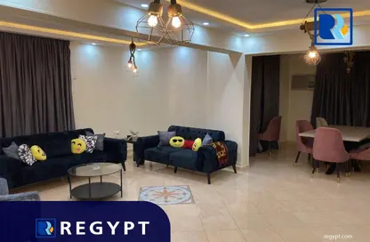 Apartment - 3 Bedrooms - 2 Bathrooms for sale in Street 284 - New Maadi - Hay El Maadi - Cairo