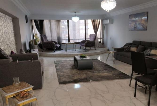 Apartment - 2 Bedrooms - 2 Bathrooms for sale in Cornish El Nile St. - Maadi - Hay El Maadi - Cairo