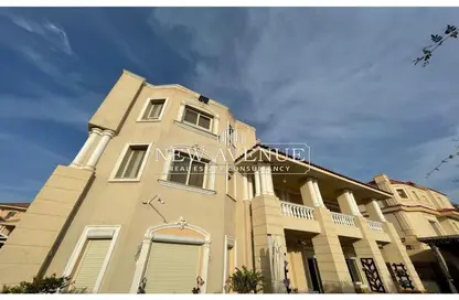 Villa - 6 Bedrooms - 6 Bathrooms for sale in Maxim - The 1st Settlement - New Cairo City - Cairo