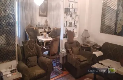 Apartment - 2 Bedrooms - 1 Bathroom for sale in Hay El Zaytoun - Cairo