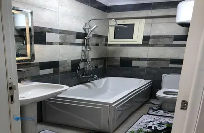 شقة - 2 غرف نوم - 2 حمامات للايجار في شارع معز الدوله - المنطقة السادسة - مدينة نصر - القاهرة