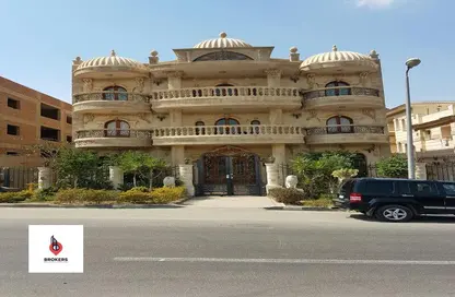 Villa for sale in Al Shouyfat - 5th Settlement Compounds - The 5th Settlement - New Cairo City - Cairo