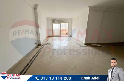 Apartment - 4 Bedrooms - 2 Bathrooms for sale in Albert Al Awal St. - Smouha - Hay Sharq - Alexandria