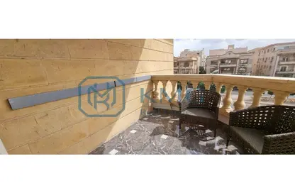 Penthouse - 4 Bedrooms - 3 Bathrooms for sale in Doctor Yassin Abdel Ghaffar St. - Area C - Ganoob El Acadimia - New Cairo City - Cairo