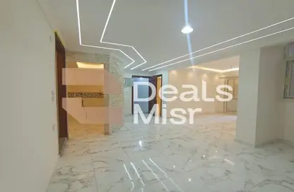 Apartment - 3 Bedrooms - 3 Bathrooms for sale in Al Farek Ismail Srhank St. - Laurent - Hay Sharq - Alexandria