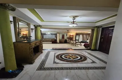 Apartment - 3 Bedrooms - 3 Bathrooms for sale in Moez Al Dawla St. - 6th Zone - Nasr City - Cairo