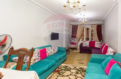 Apartment - 3 Bedrooms - 2 Bathrooms for sale in Kamal Eldin Salah St. - Smouha - Hay Sharq - Alexandria