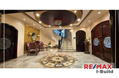 Villa - 7 Bedrooms - 4 Bathrooms for sale in Ganoob El Acadimia - New Cairo City - Cairo