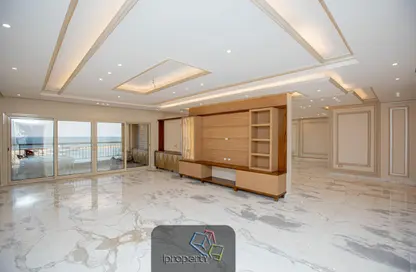 Apartment - 4 Bedrooms - 5 Bathrooms for sale in Al Geish Road - Laurent - Hay Sharq - Alexandria