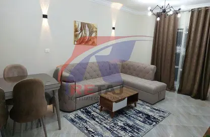 Apartment - 3 Bedrooms - 2 Bathrooms for rent in El Koronfel - The 5th Settlement - New Cairo City - Cairo