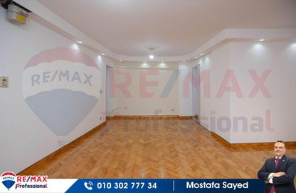 Apartment - 3 Bedrooms - 1 Bathroom for sale in Al Fath St. - Fleming - Hay Sharq - Alexandria