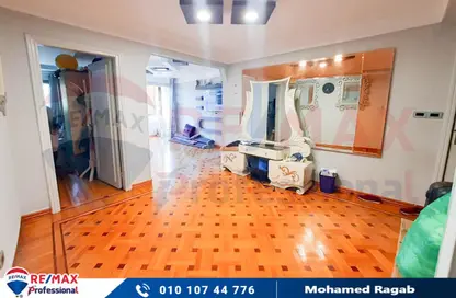 Apartment - 2 Bedrooms - 1 Bathroom for sale in Al Sayeda Sakina Bint Al Hussein St. - Kafr Abdo - Roushdy - Hay Sharq - Alexandria