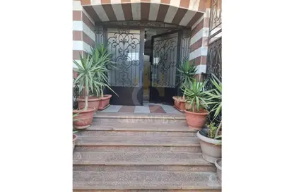 Apartment - 4 Bedrooms - 3 Bathrooms for sale in Street 32 - District 5 - The 5th Settlement - New Cairo City - Cairo